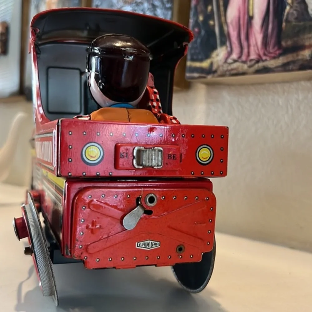 CSENGOS MOZDONY Vintage BELL RINGER  LOCOMOTIVE TIN TRAIN‎